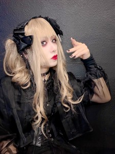 七